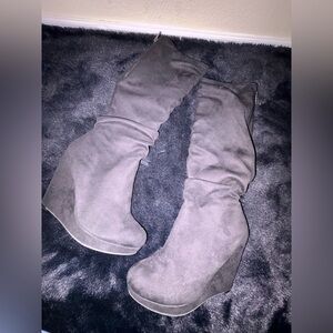 Women's Gray Suede Wedge Boots